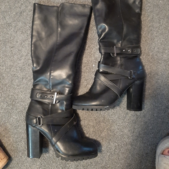 JustFab Shoes - Knee high black boots